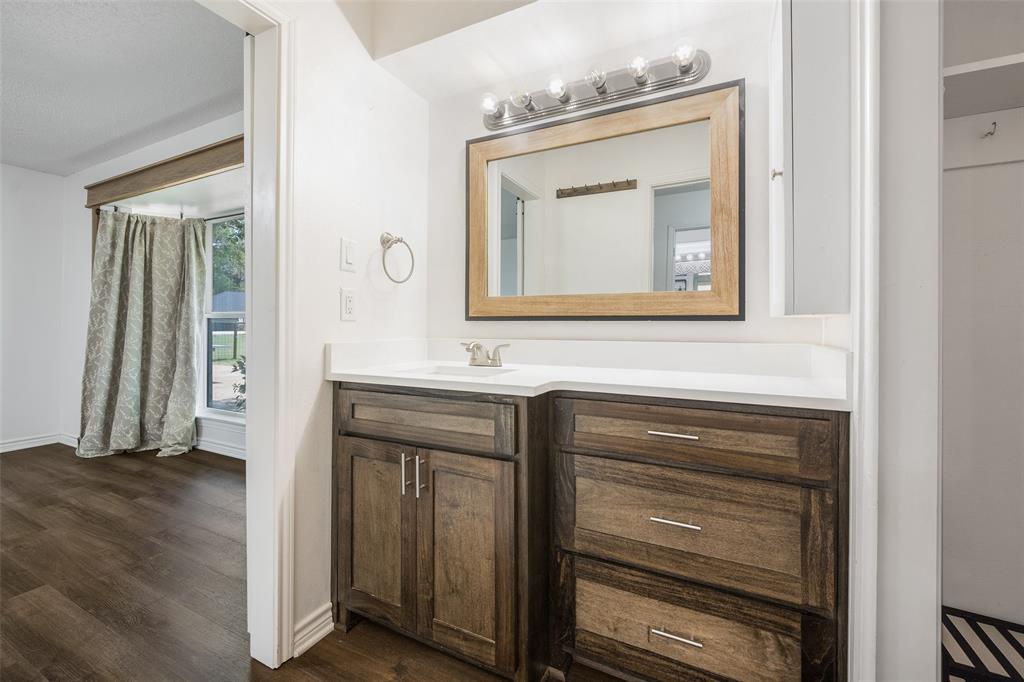 COUNTRY CLUB SHORES - Residential