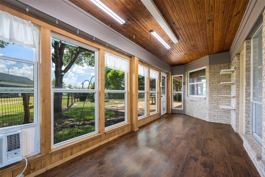 COUNTRY CLUB SHORES - Residential