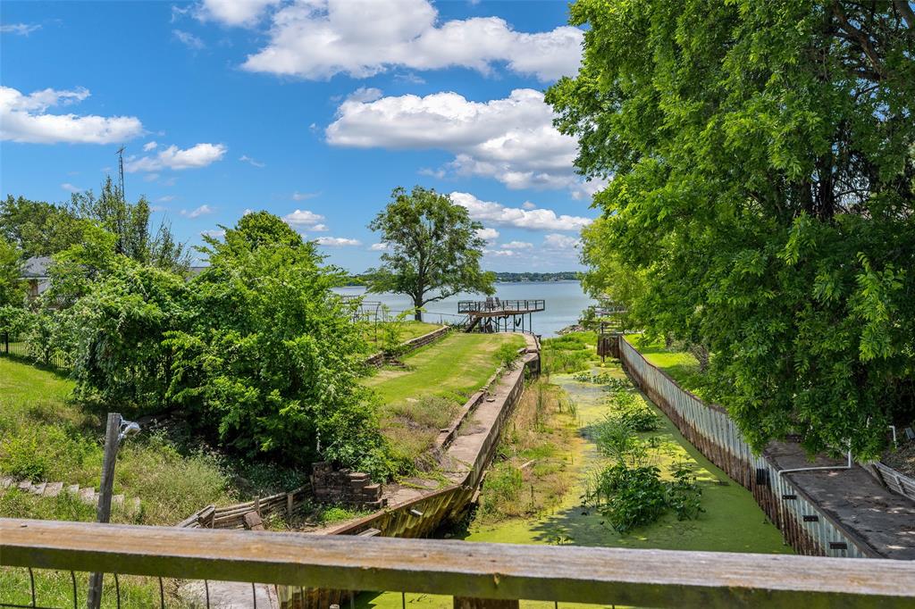 COUNTRY CLUB SHORES - Residential