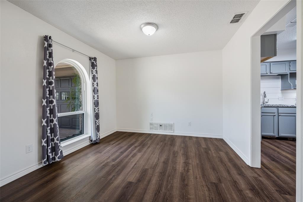 COUNTRY CLUB SHORES - Residential