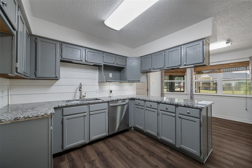COUNTRY CLUB SHORES - Residential