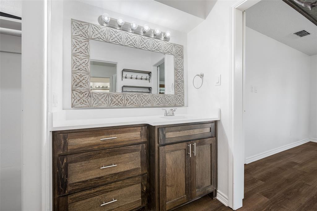 COUNTRY CLUB SHORES - Residential