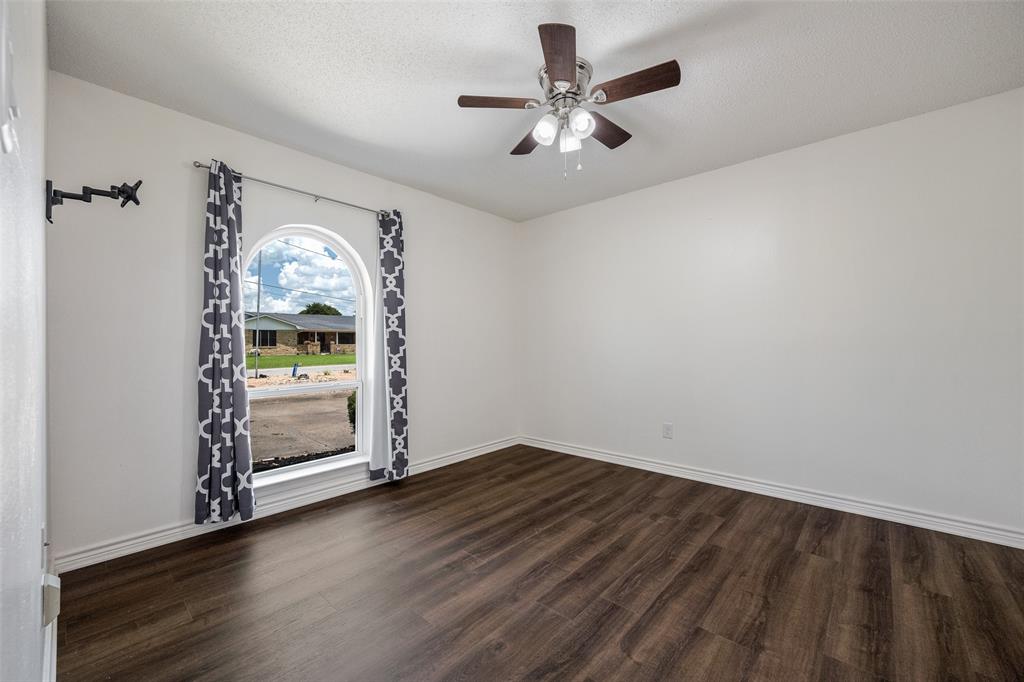 COUNTRY CLUB SHORES - Residential