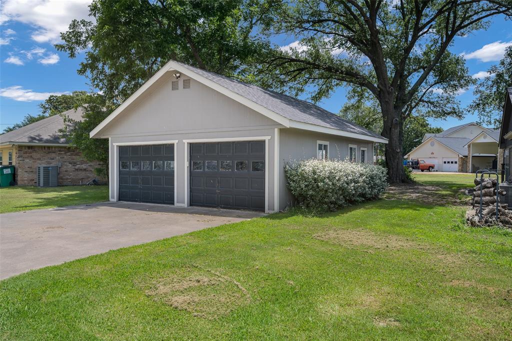 COUNTRY CLUB SHORES - Residential