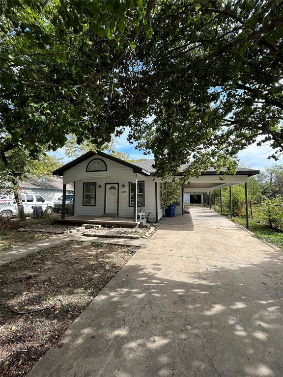 Investor Special! It boasts 4 bedrooms, 3.5 baths, an open kitchen. It also features multiple living areas. It includes a gated driveway that leads up to 3 covered carports and a detached garage. Great location next to a Park, and only 7 miles to Downtown Dallas! Check it out today!