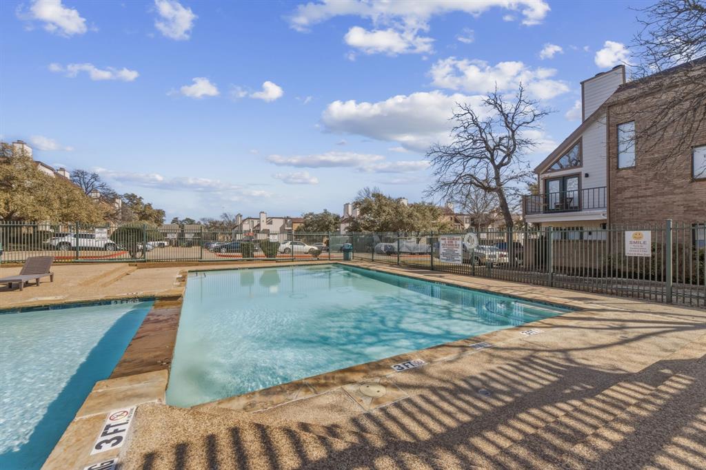 Arlington Oaks Condo - Residential