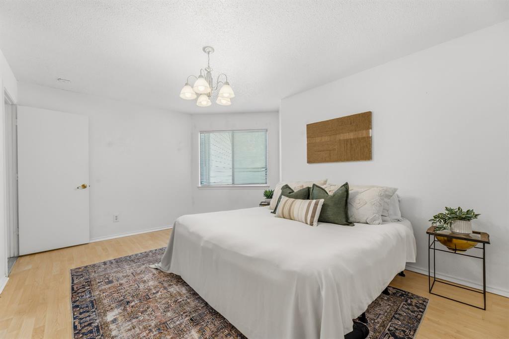 Arlington Oaks Condo - Residential