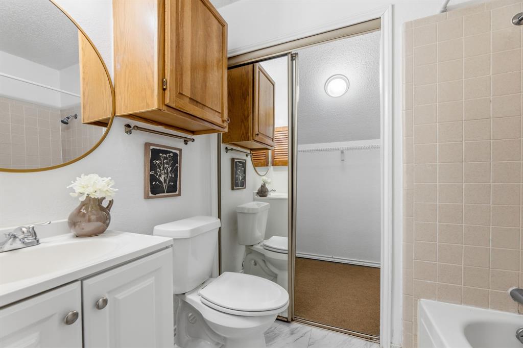 Arlington Oaks Condo - Residential