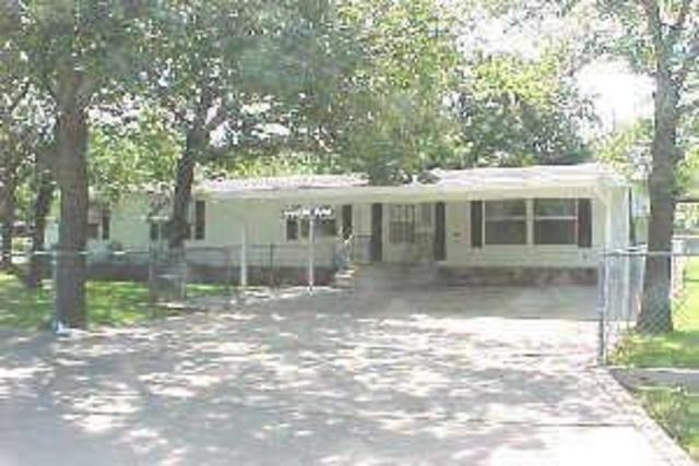 great Curb appeal, big trees, fenced yard big walk in closets and pantry. Nice rock fireplace,wood floors and lots of storage. Sits on 3 lots; lots included: 177, 178 & 179.