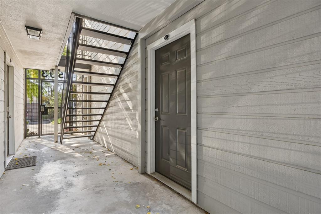 Munger Place Condo - Residential