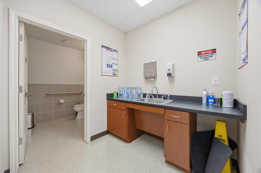 Garland Pharmacy - Commercial Sale