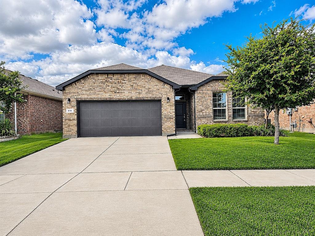 Nice home in Trails of Elizabeth Creek. This home features an open floor plan with kitchen quartz and gas cooking. Wood look tile throughout most of the home. Isolated master. Covered back patio. Tankless water heater. Excellent HOA amenities. Owner is a licensed real estate broker in Texas.
