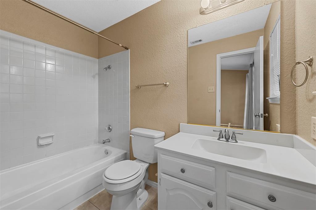 Preston on the Lake Condos - Residential Lease