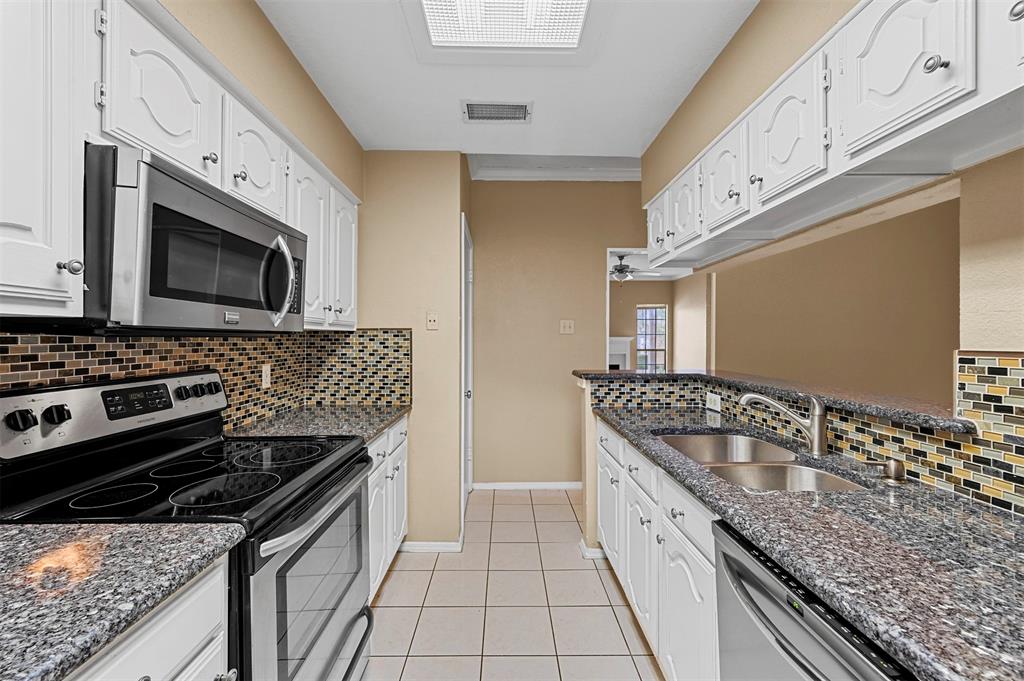 Preston on the Lake Condos - Residential Lease