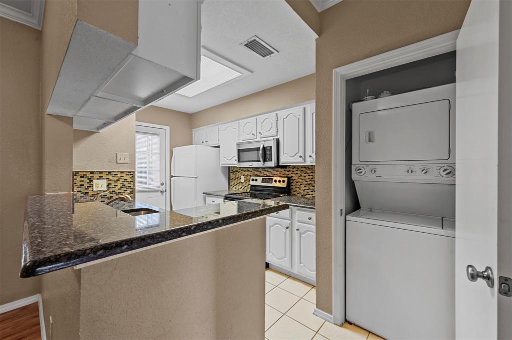 Preston on the Lake Condos - Residential Lease