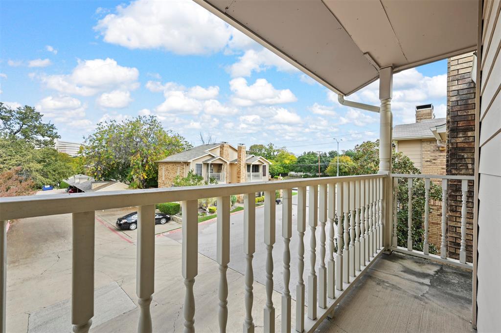 Preston on the Lake Condos - Residential Lease