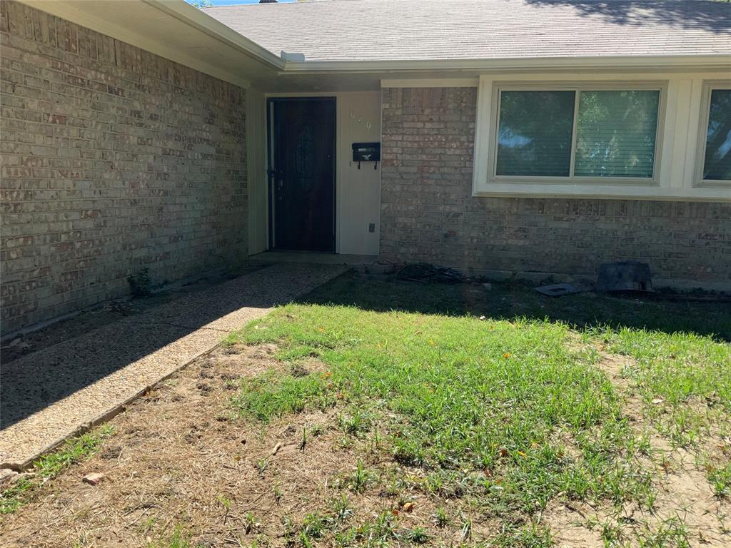 ****THIS PROPERTY HAS BEEN TOTALLY REMODELED AND READY FOR YOUR THANKSGIVING TURKEY*WALK IN AND FALL IN LOVE!*MANY DPWNPAYMENT ASSISTANCE PROGRAMS AVAILABLE*TAKE ADVANTAGE NOW****NICE SIZE BACKYARD***