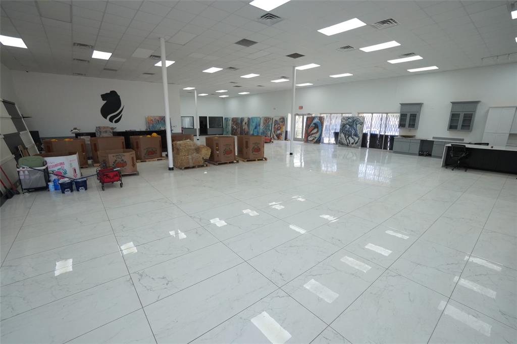 Walnut-Stemmons Indust Park 02 - Commercial Sale