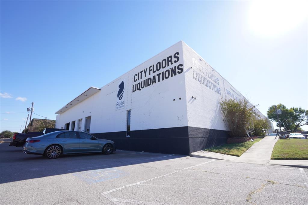 Walnut-Stemmons Indust Park 02 - Commercial Sale