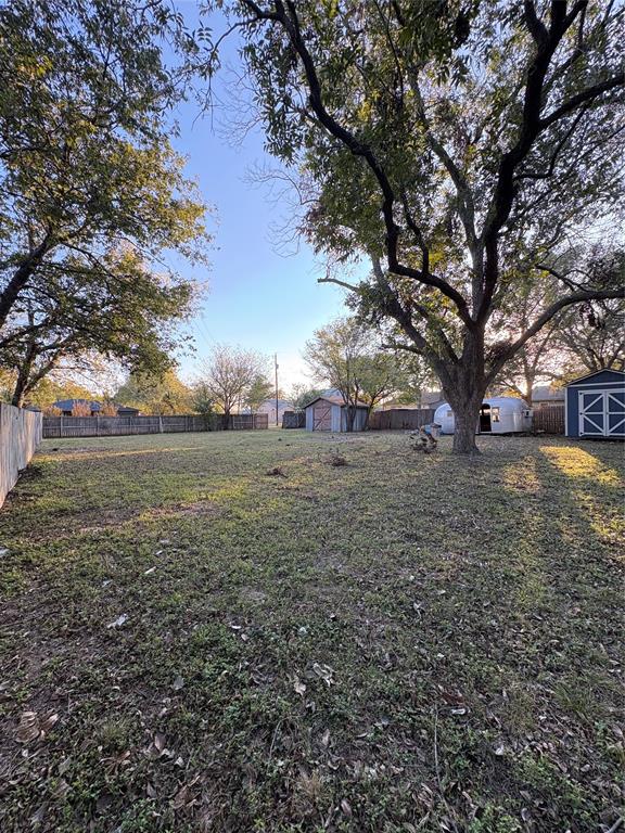 Great lot to build your dream home. One block away from walking trails, restaurants and golf course. Sits at the mouth of a cul-de-sac and walking distance to Old Town Burleson making this a must see lot.