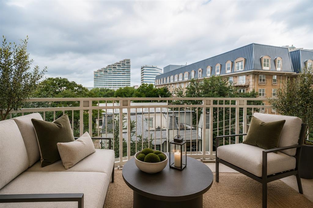 Renaissance On Turtle Creek Condo - Residential