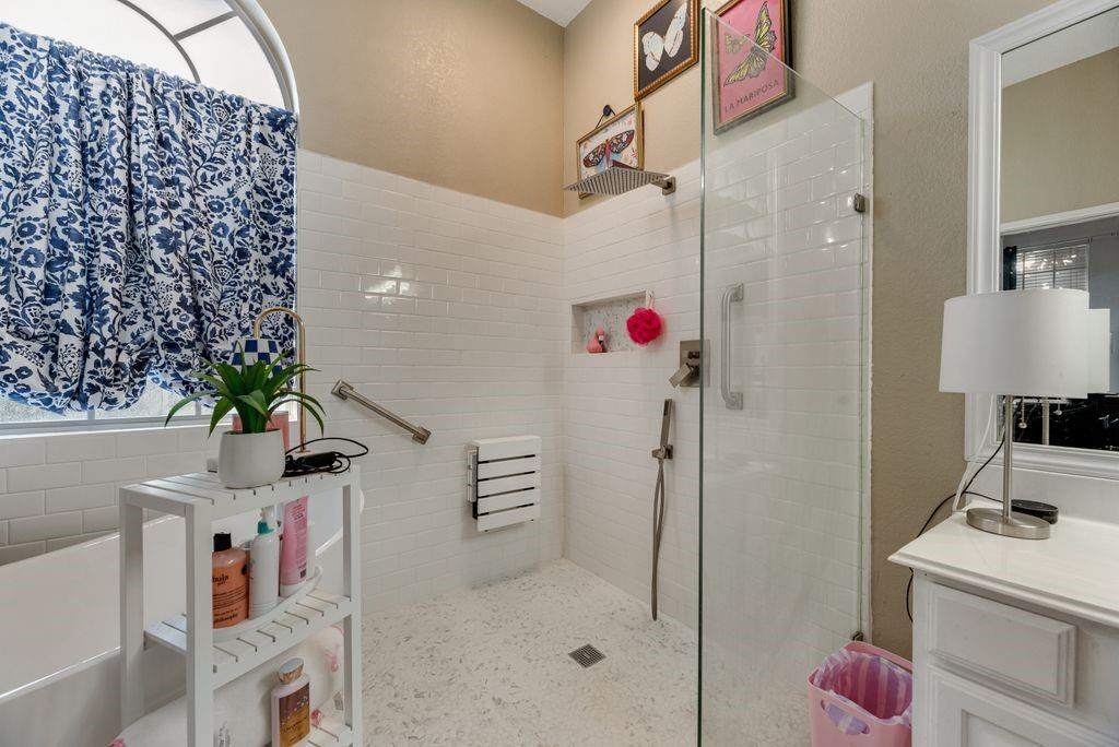 Shane Meadow Add - Residential