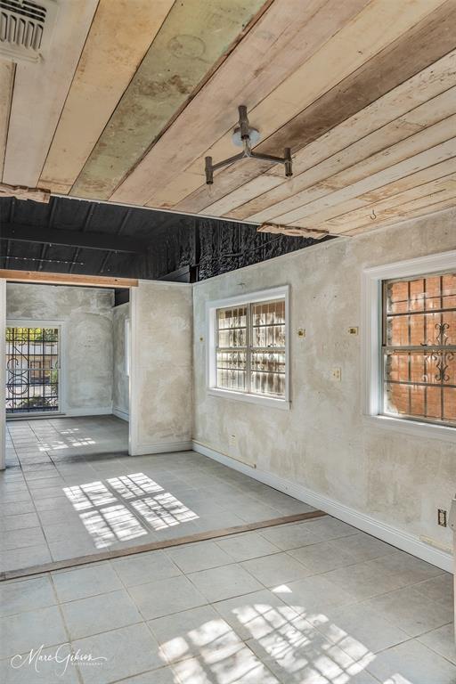Thornhill Sub - Commercial Sale
