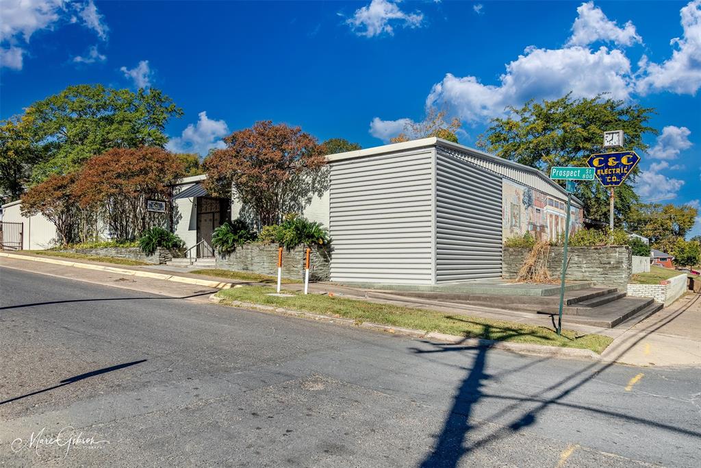 Thornhill Sub - Commercial Sale