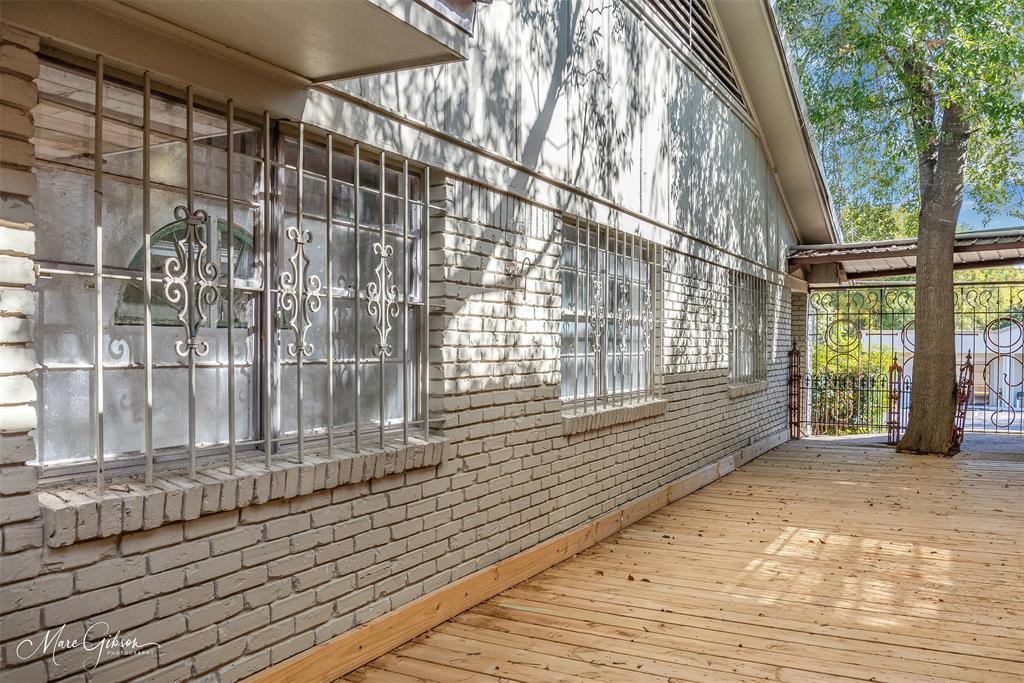 Thornhill Sub - Commercial Sale