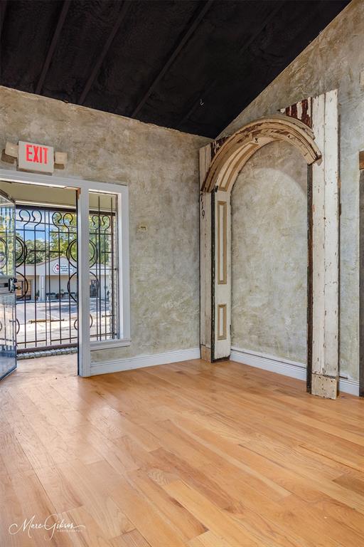 Thornhill Sub - Commercial Sale