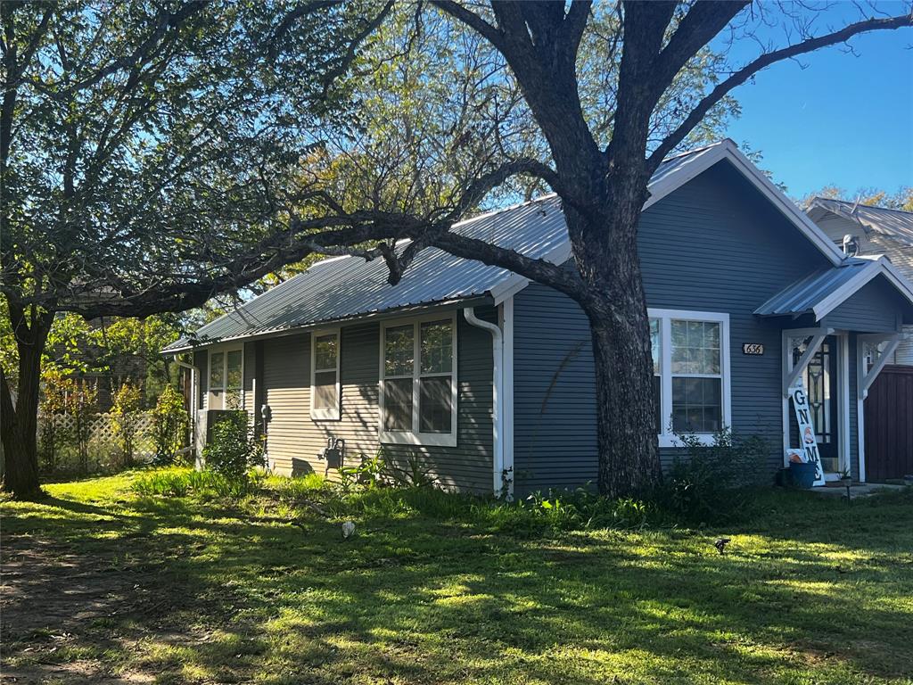 Charm meets modern comfort in this 2 bedroom, 1 bath gem! Recently updated with a new bathroom and fresh paint, this home exudes historic charm. Nestled in a quaint neighborhood, it's a walker's paradise. TSU is just a short walk away. Don't miss your chance to own a piece of history with a touch of contemporary flair!