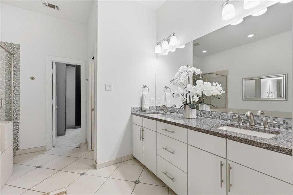 Ross Ave Brownstones - Residential