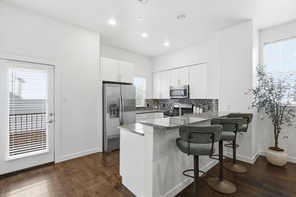 Ross Ave Brownstones - Residential