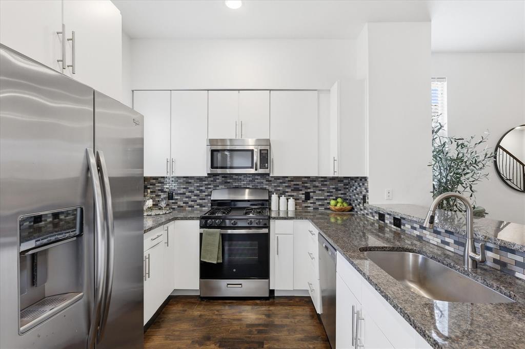 Ross Ave Brownstones - Residential