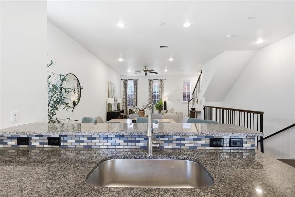 Ross Ave Brownstones - Residential