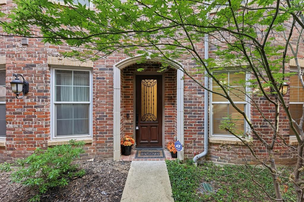 Ross Ave Brownstones - Residential