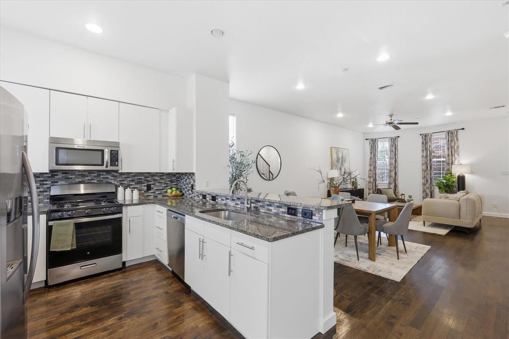 Ross Ave Brownstones - Residential