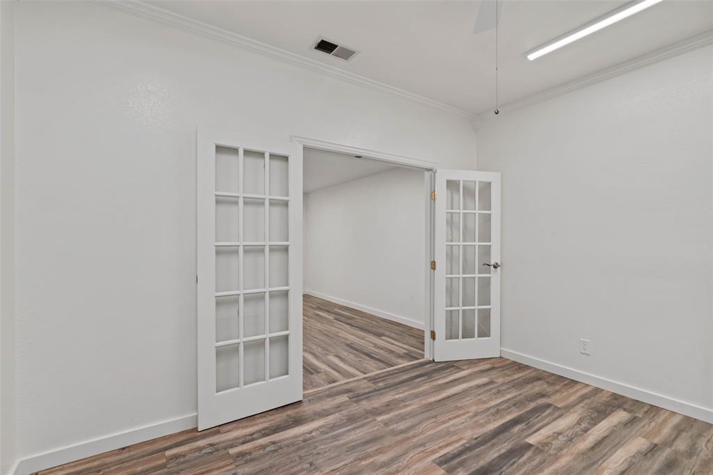 Corsicana - Commercial Sale