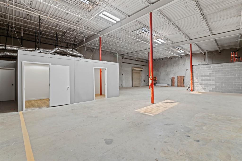 Corsicana - Commercial Sale