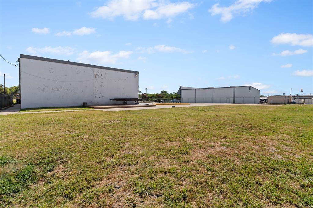 Corsicana - Commercial Sale