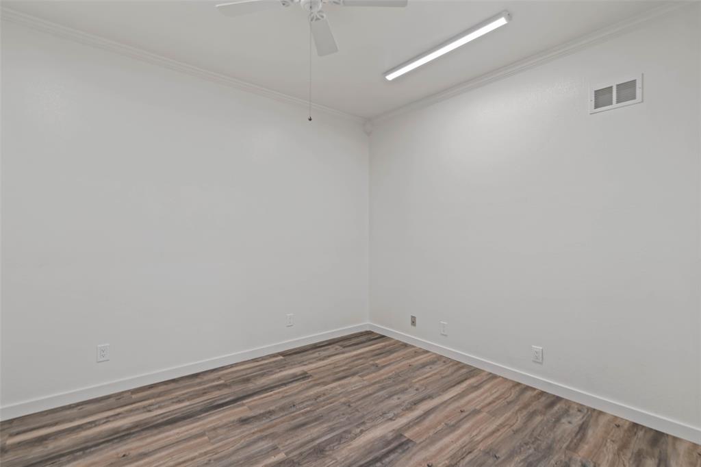 Corsicana - Commercial Sale