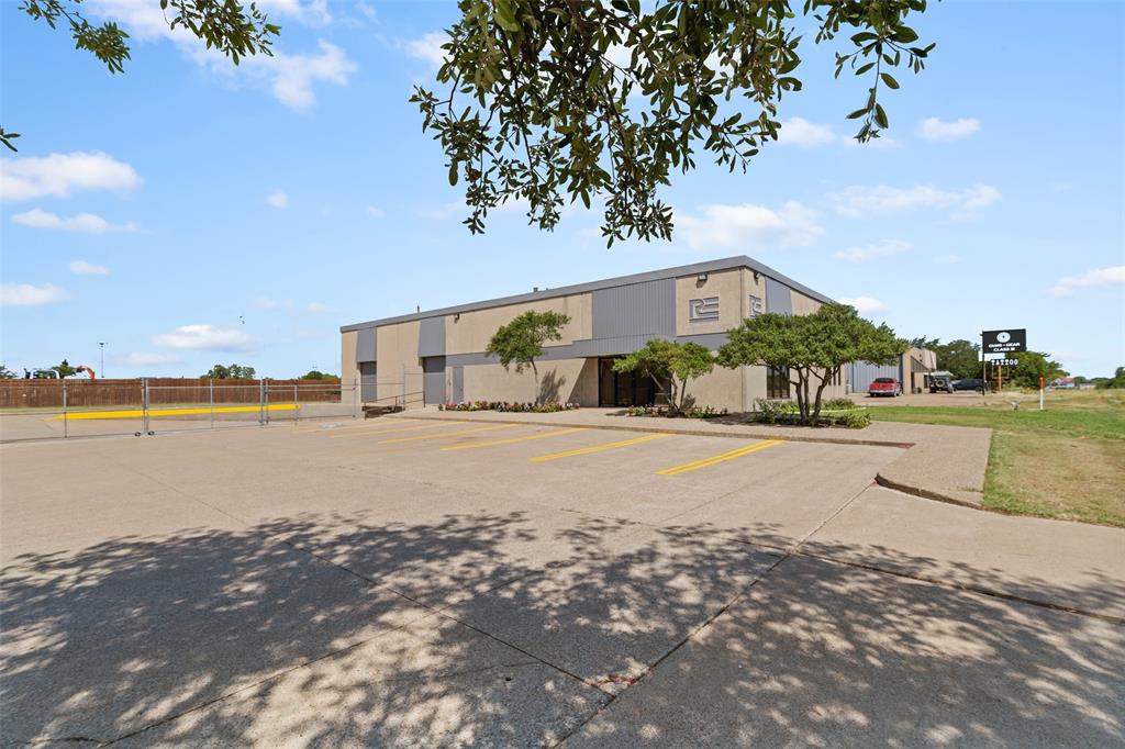 Corsicana - Commercial Sale