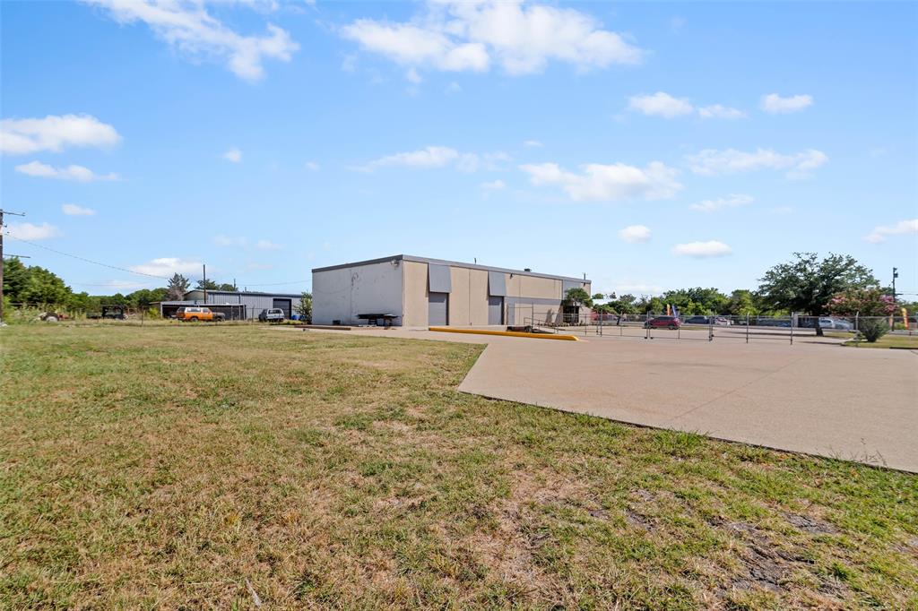 Corsicana - Commercial Sale