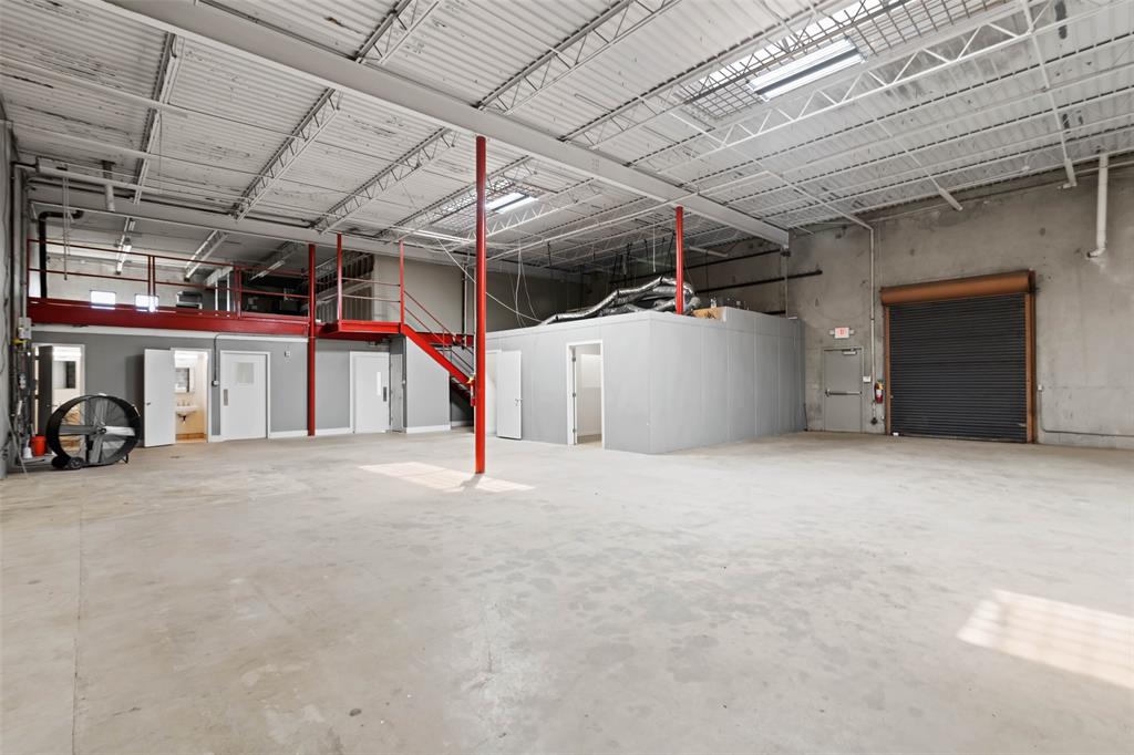 Corsicana - Commercial Sale