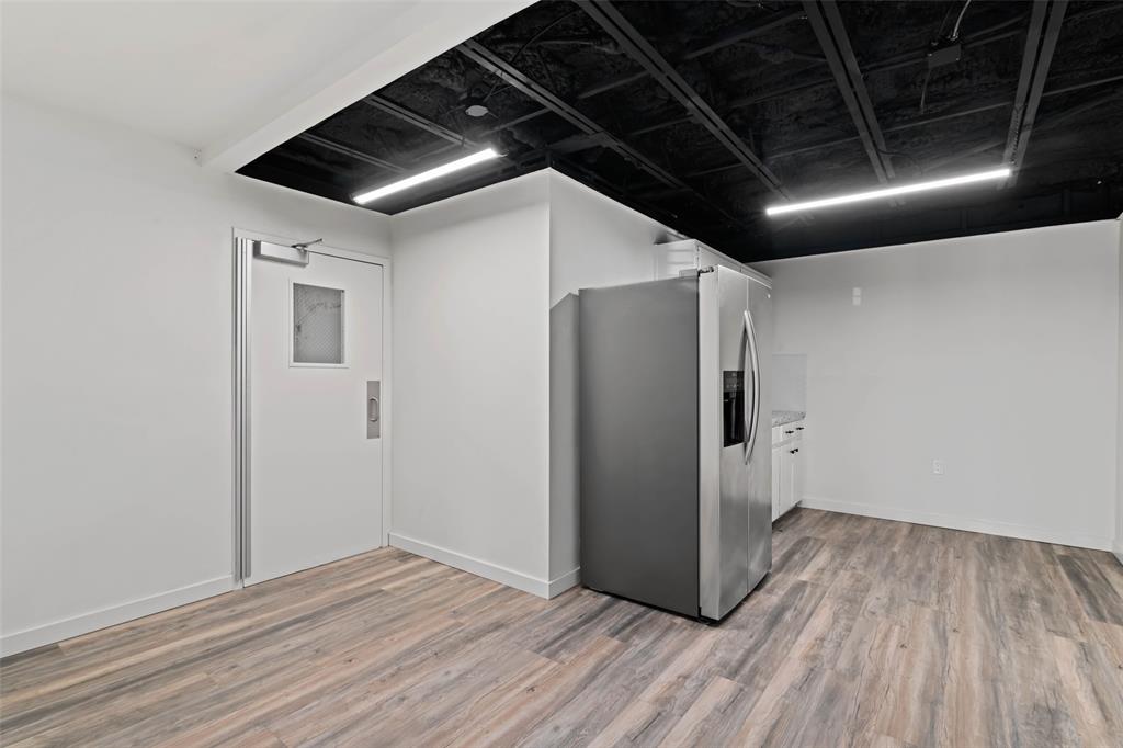 Corsicana - Commercial Sale