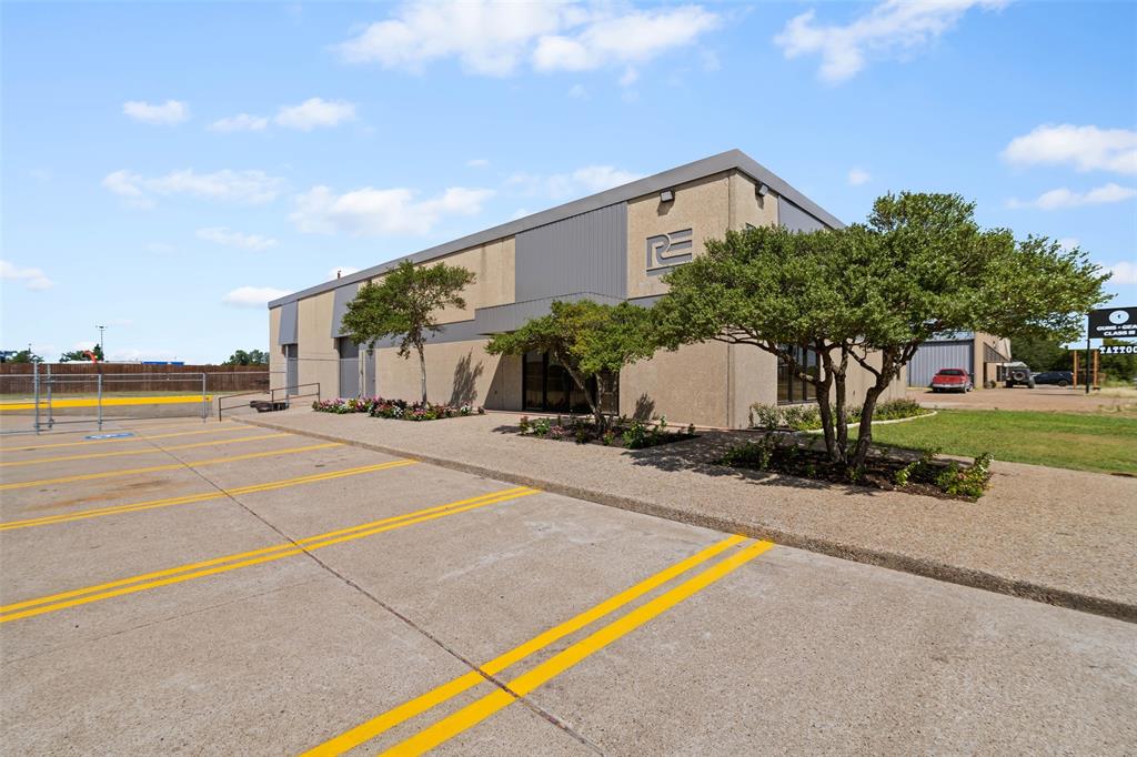 Corsicana - Commercial Sale