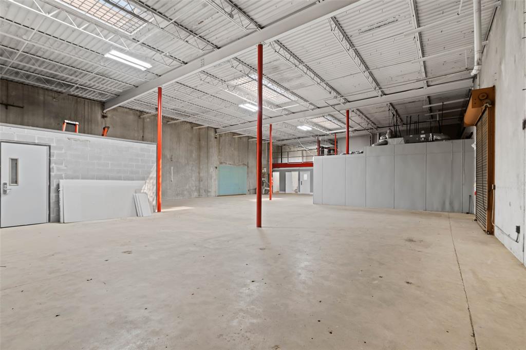Corsicana - Commercial Sale