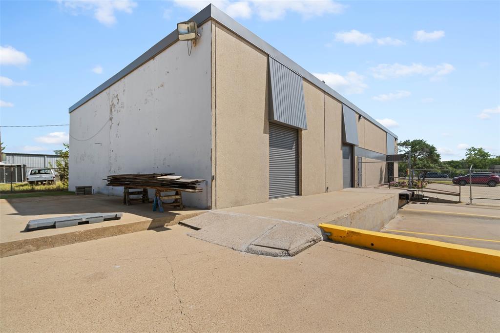 Corsicana - Commercial Sale