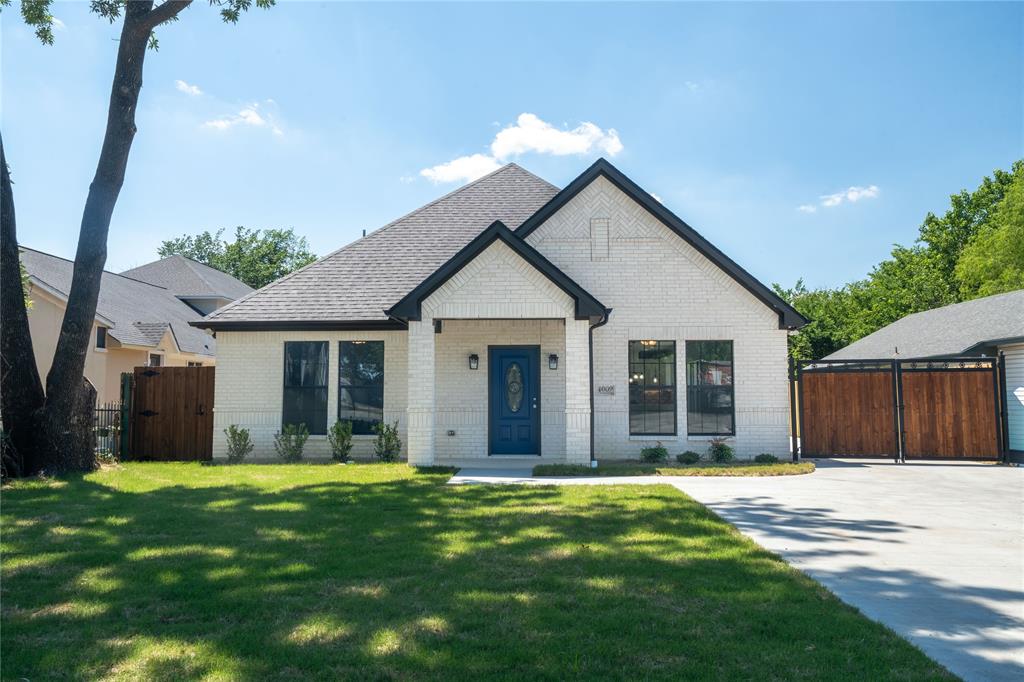Beautiful 3 bedroom, 2 bathroom home with an open layout that feels very spacious and perfect for a growing family. Huge driveway with access to the backyard for all your vehicles, trailers, or extra storage needs. This home is perfect for a family that loves space and enjoys hosting gatherings and parties. You don’t want to miss this one!