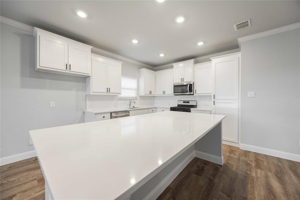 Lakepointe - Residential